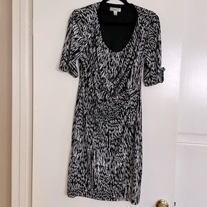 *4/$20* Sale - Classy, beautiful dress. Very flattering 😻